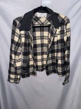 Giorgio Fiorlini Collection Vintage Plaid Cropped Button Up Jacket with Contrast